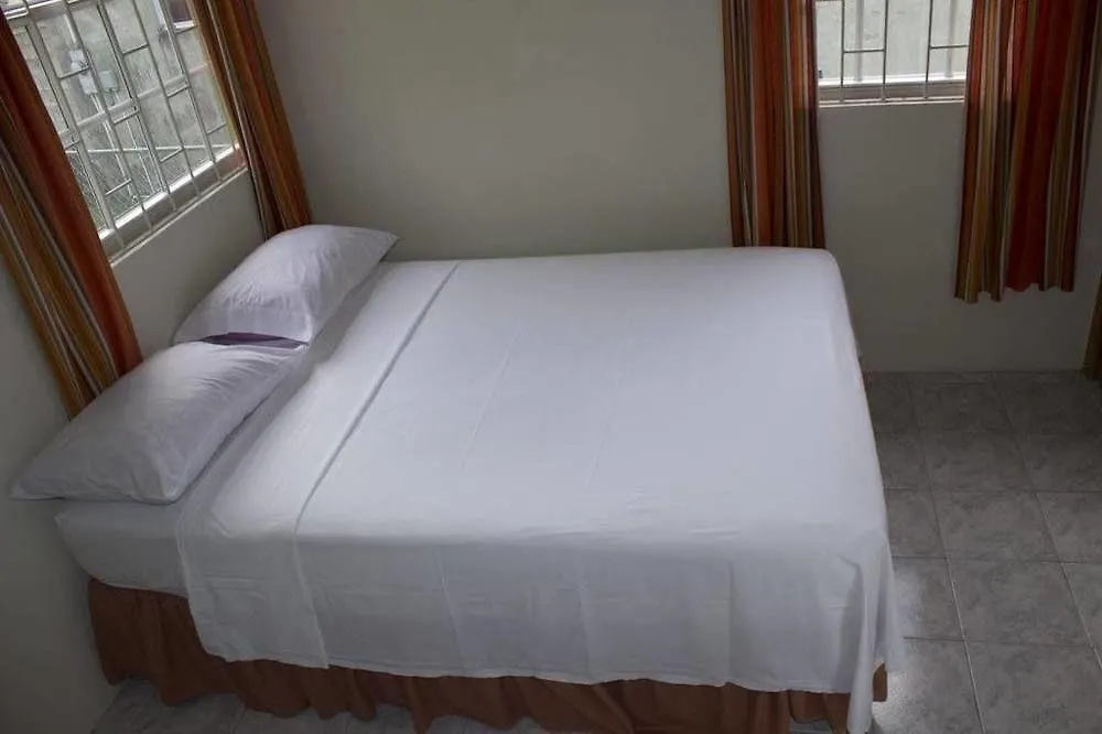 호텔 Malfranza Apartments 브리지타운